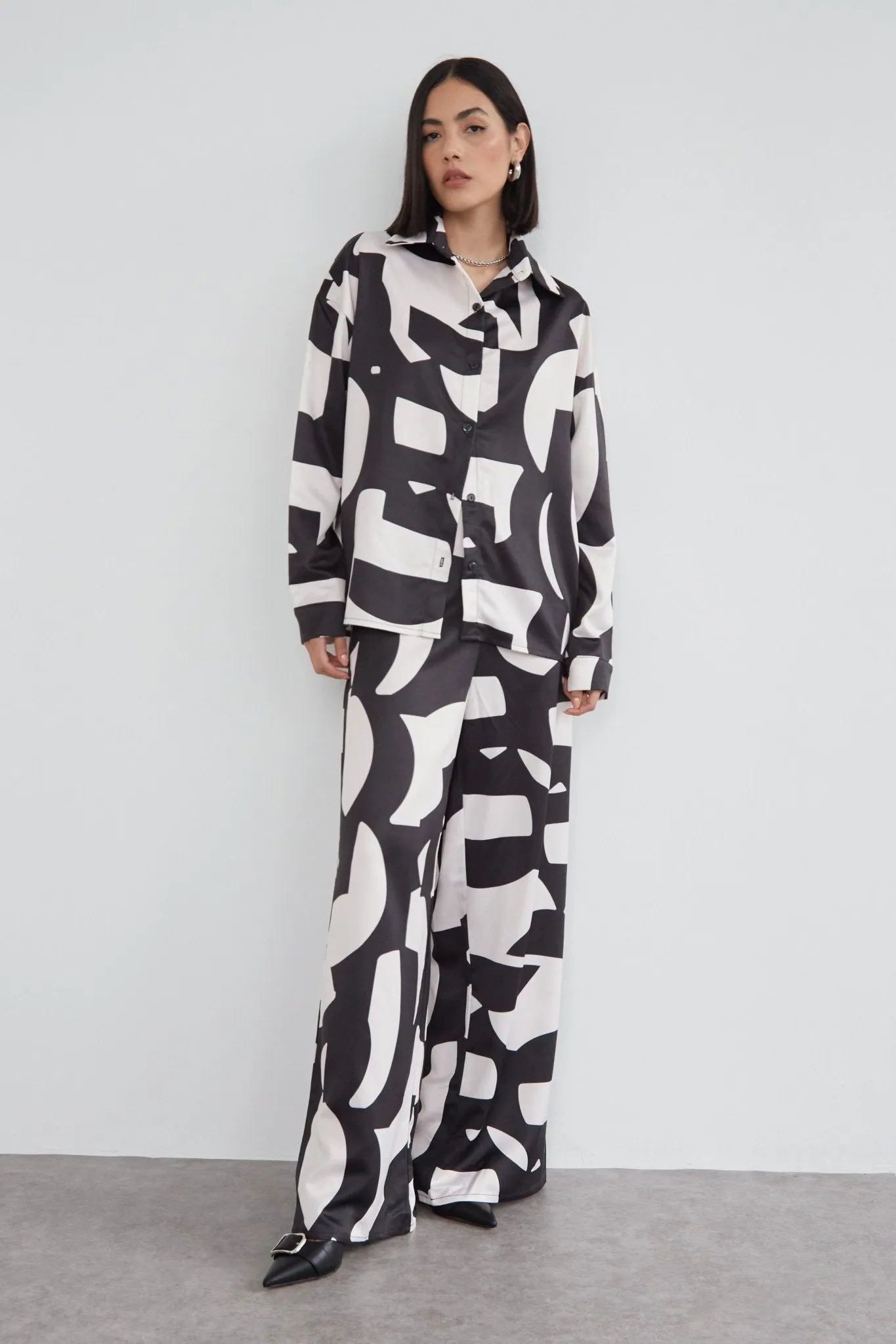 ABSTRACT PRINTED SATIN OVERSIZED SHIRT