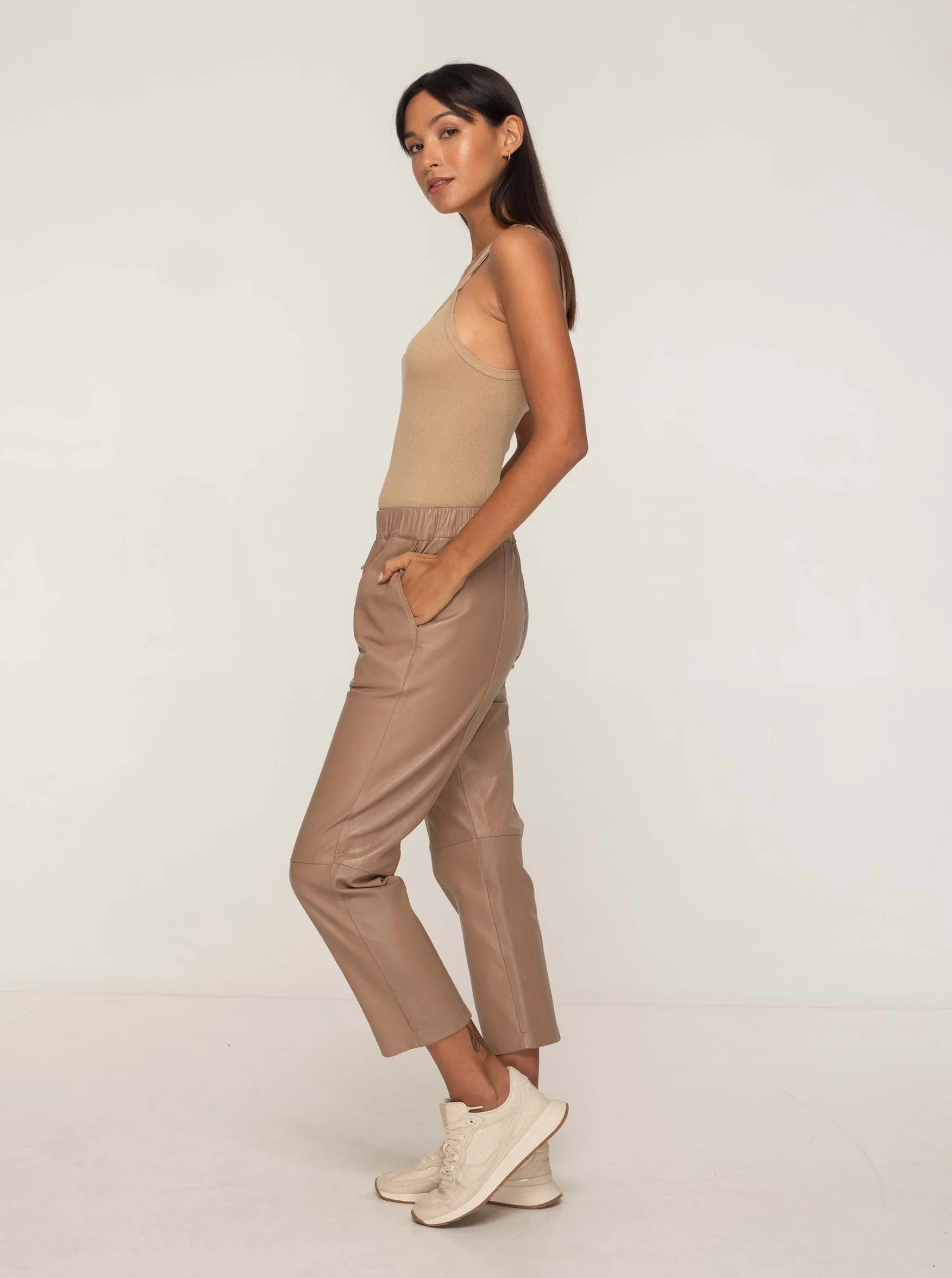 BIANCA LEATHER JOGGER - SESAME