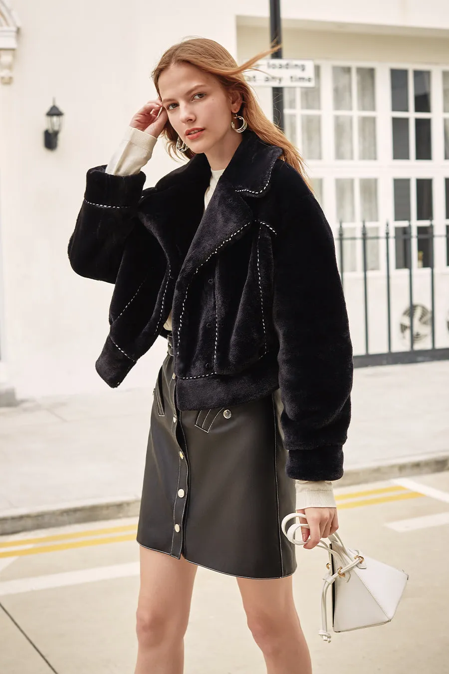 Large lapel short fur coat