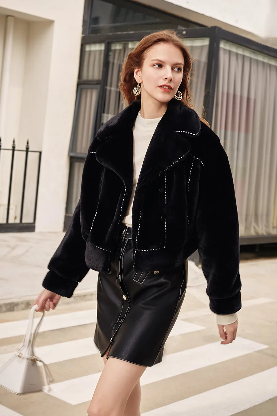 Large lapel short fur coat