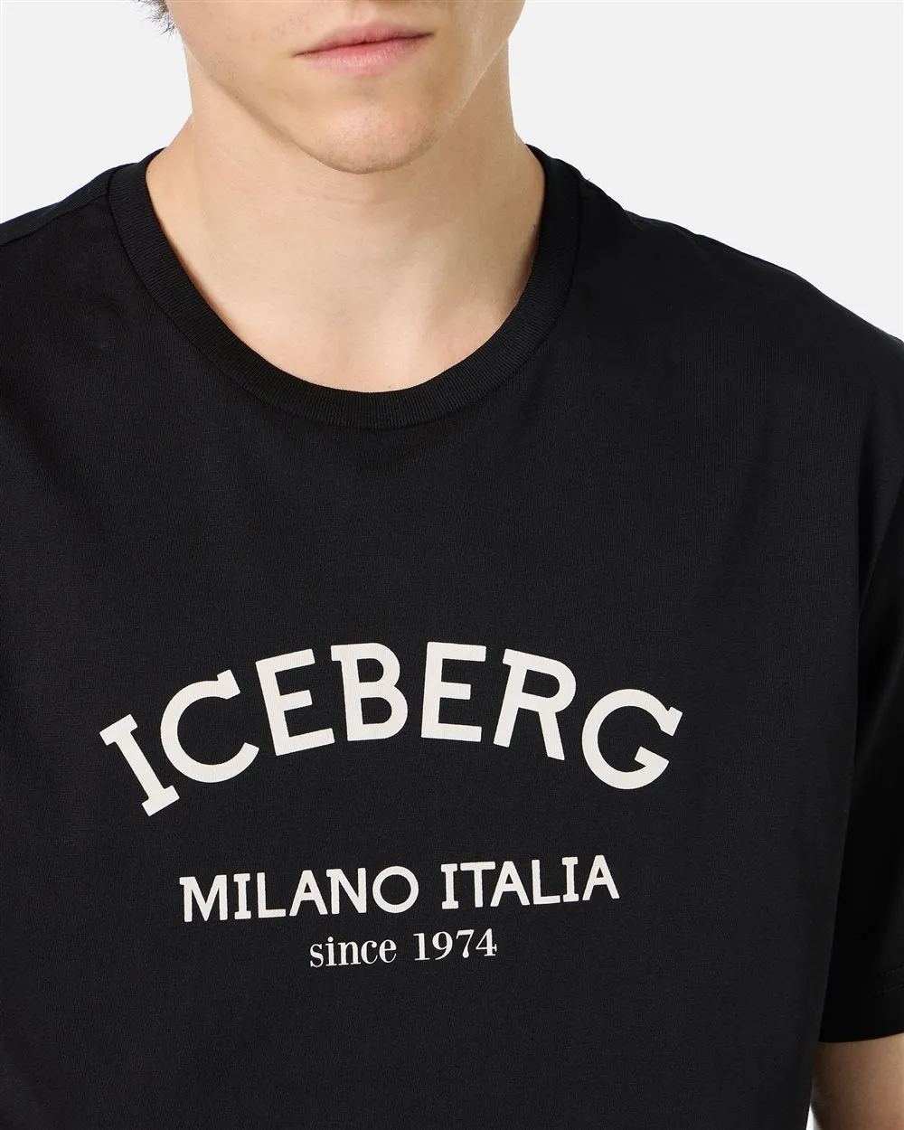 T-shirt with Iceberg logo (Black) - I24F02N63259000