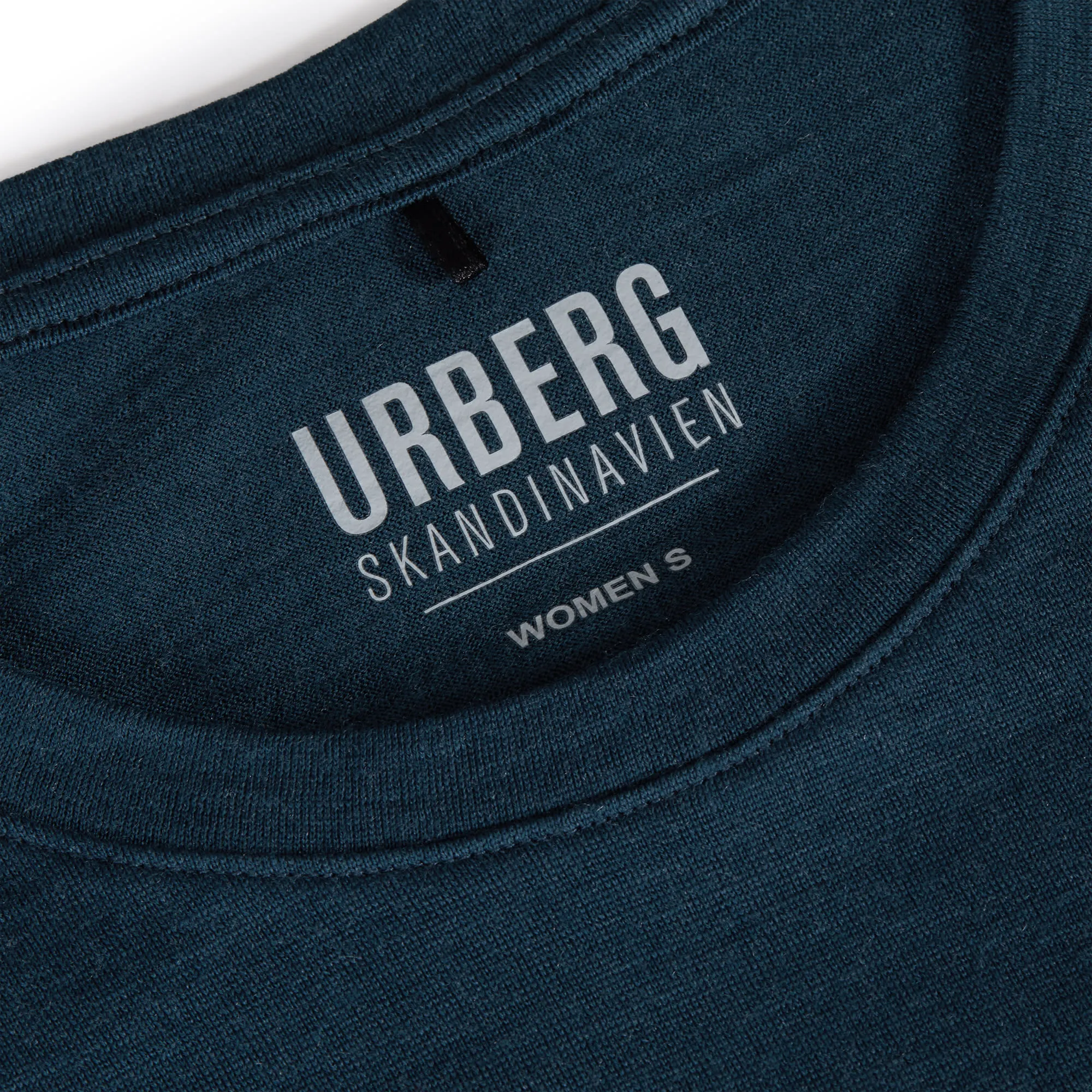 Urberg Women&#x27;s Lyngen Merino T-Shirt 2.0 Midnight Navy | Buy Urberg Women&#x27;s Lyngen Merino T-Shirt 2.0 Midnight Navy here | Outnorth